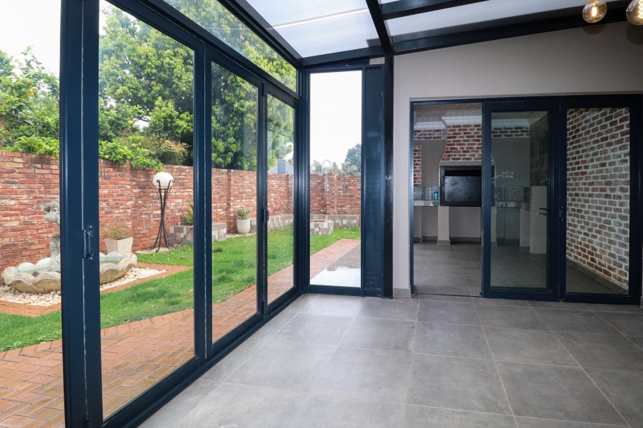 To Let 3 Bedroom Property for Rent in Flamwood North West